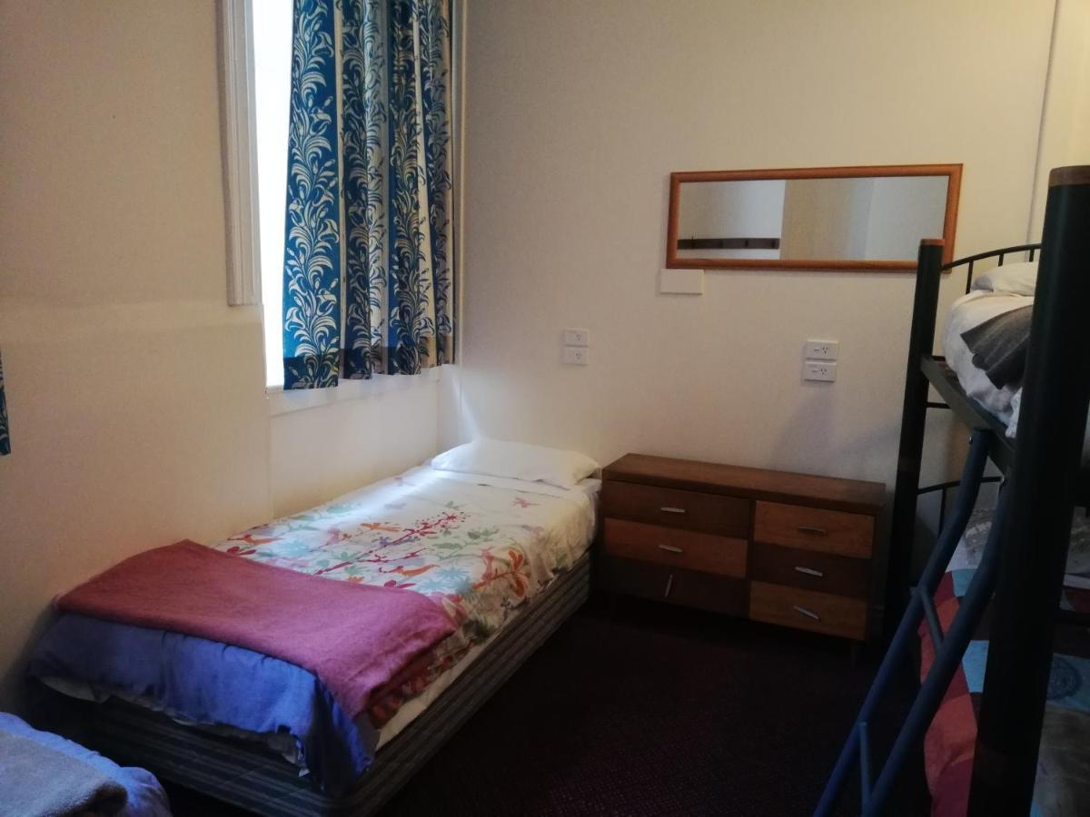 Empire Hotel Backpackers أومارا المظهر الخارجي الصورة
