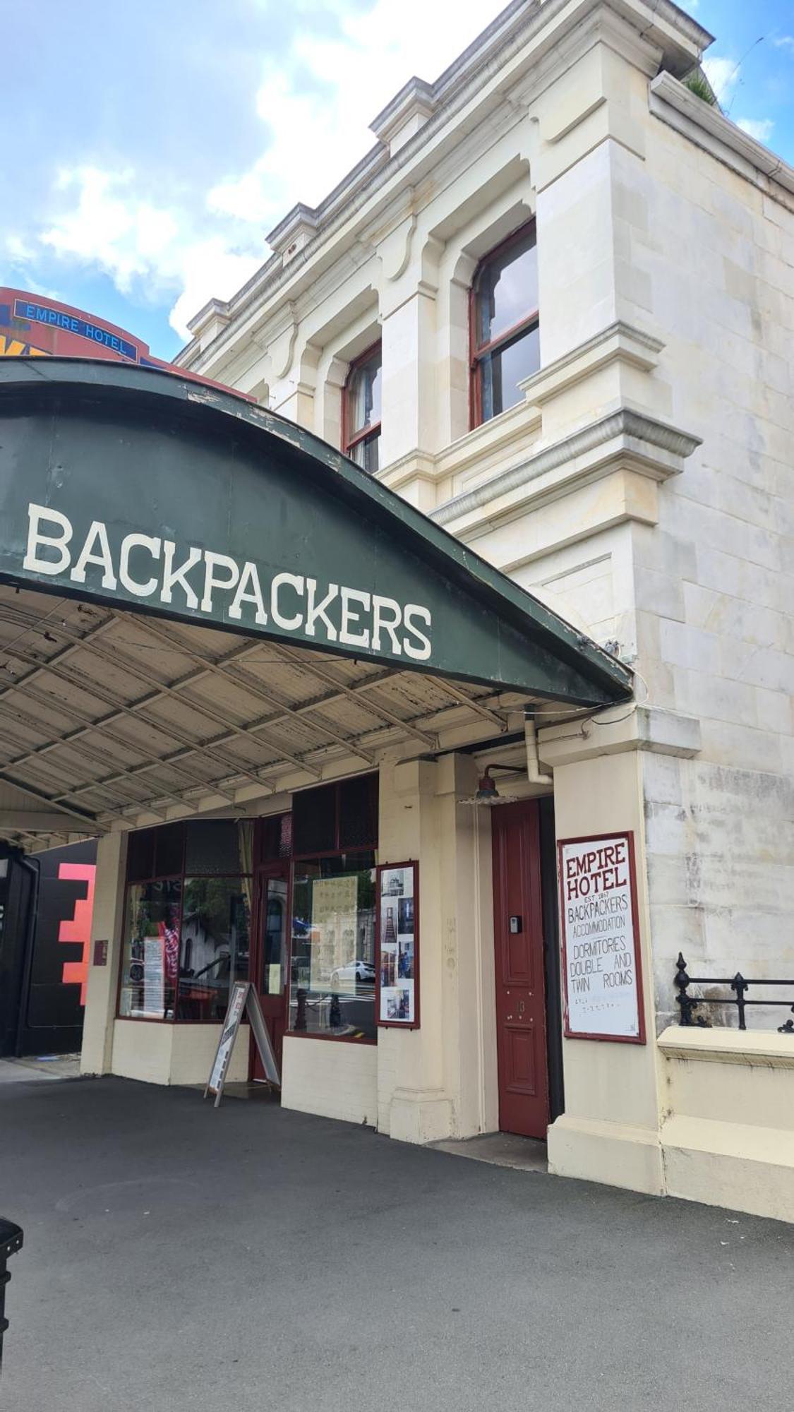 Empire Hotel Backpackers أومارا المظهر الخارجي الصورة
