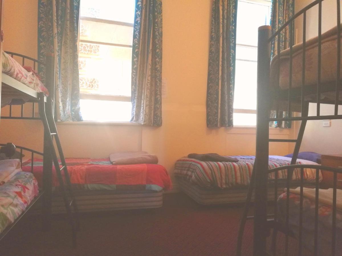 Empire Hotel Backpackers أومارا المظهر الخارجي الصورة