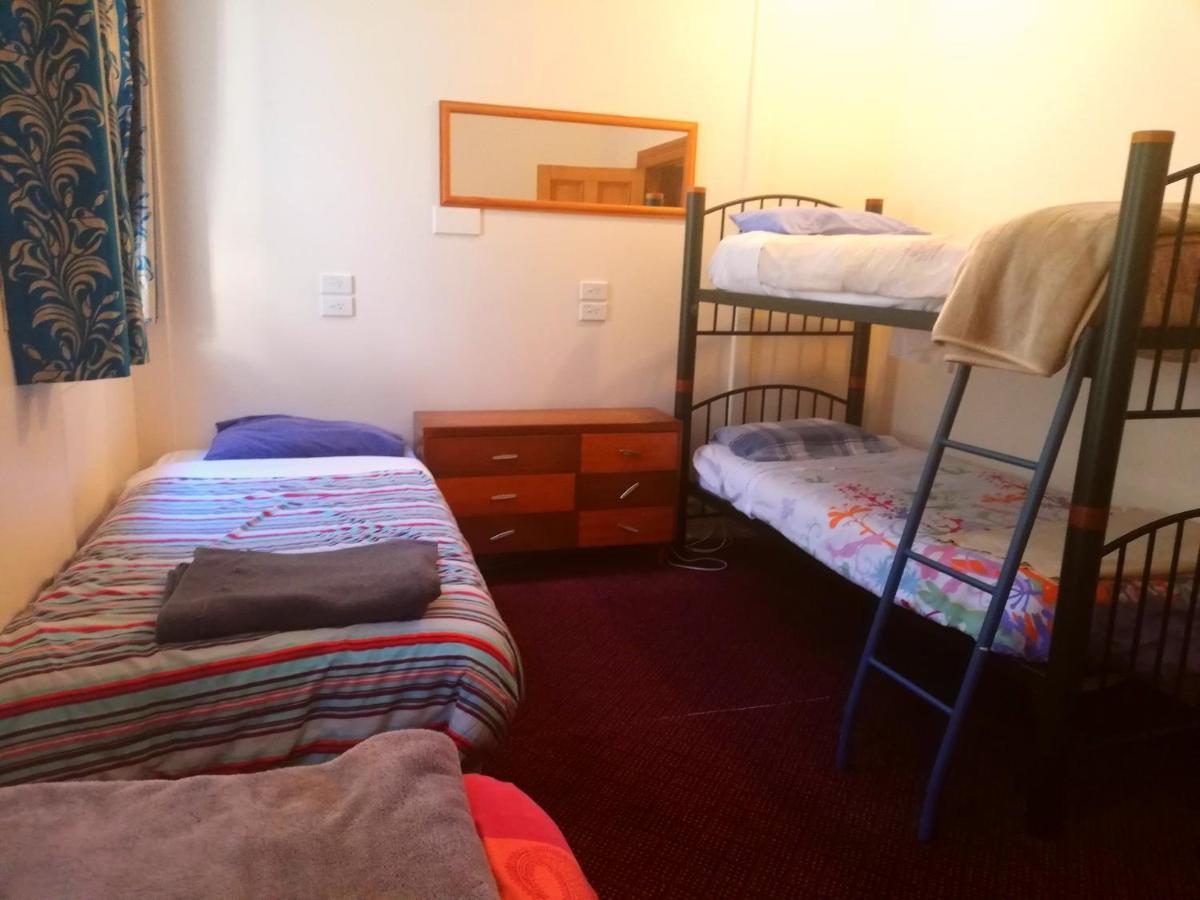 Empire Hotel Backpackers أومارا المظهر الخارجي الصورة