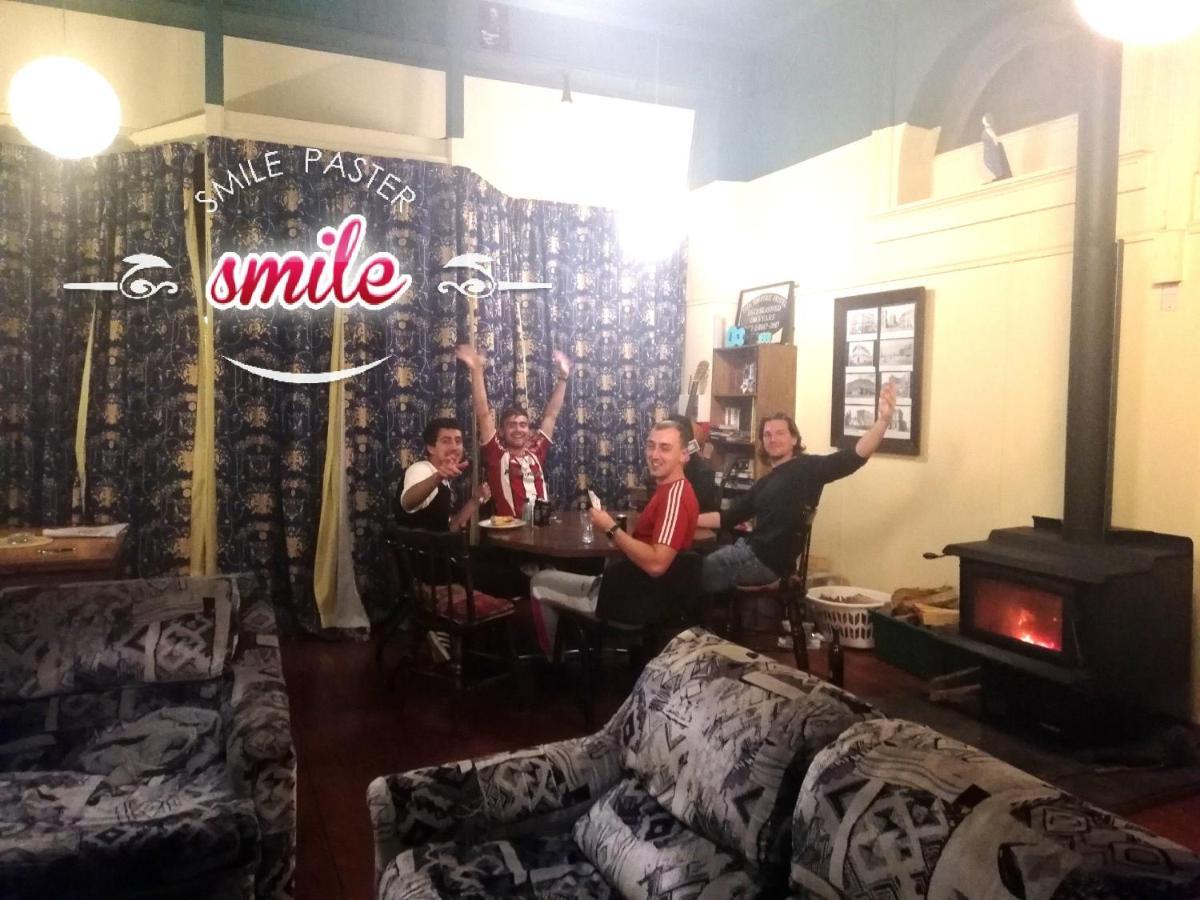 Empire Hotel Backpackers أومارا المظهر الخارجي الصورة